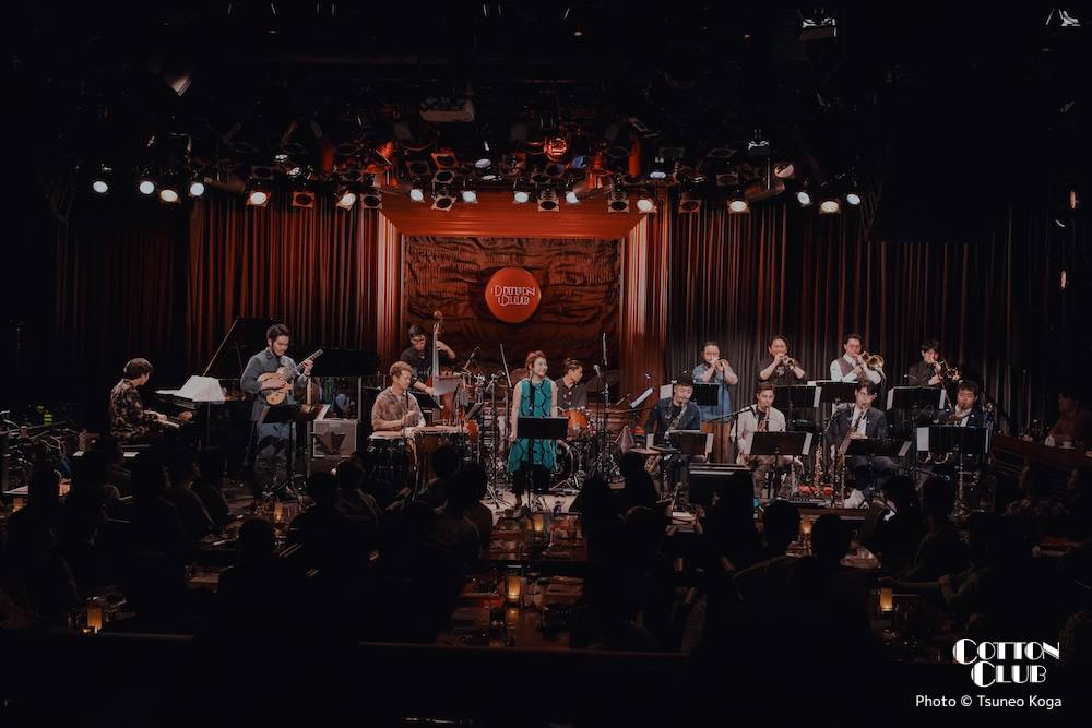 cottonclubjapan's tweet photo. 【LIVE PHOTO📸】
isles  @isles_le
2024 4.14 sun. photo by Tsuneo Koga

MEMBER
#池本茂貴 (tb) / @esperanza_shige
#DavidNegrete (as) / @dnobuzoku
#馬場智章 (ts) / @TomoakiBaba
#陸悠 (ts)
#宮木謙介 (bs)
#和田充弘 (tb) / @wadamitsu
#広瀬未来 (tp) / @hirosemusic
#佐瀬悠輔 (tp) / @sase_tp
#海堀弘太 (p) / @K_Kaihori
#小川晋平 (b) / @shrimphead_ogw
#TakaNawashiro (g) / @nawashiro0105
#小田桐和寛 (ds) / @kazuhiroodagiri
#岡本健太 (per) / @kenta_drs_percs

【Guest Vocal】
#Ema (vo) / @Ema_jazz

▶︎ライヴ写真はコチラから→🔗https://t.co/AldR5RpuLi