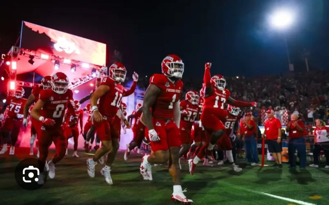 After a great conversation with coach Franklin, I am blessed to have received a D1 offer from Fresno State! @ttherzog @BrandonHuffman @CoachDanBenji @DogWiredDudes