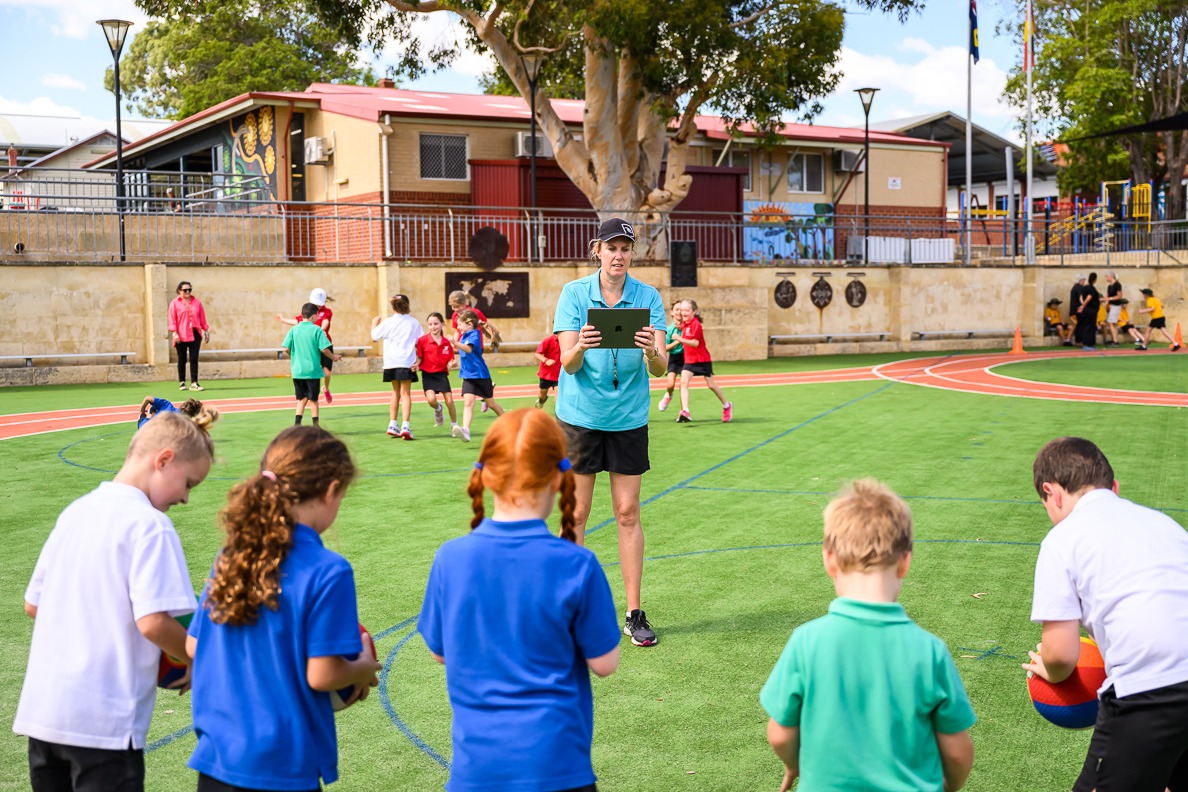 With teachers spending more time on assessments, reporting and grading during Term 2, we are offering workshops to help! Join our free webinar:
Running FMS assessments and utilising reporting
📷Monday 29 April
📷3.30pm AWST / 5.30pm AEST
📷Online - book: kiddo.edu.au/kiddo-workshop…