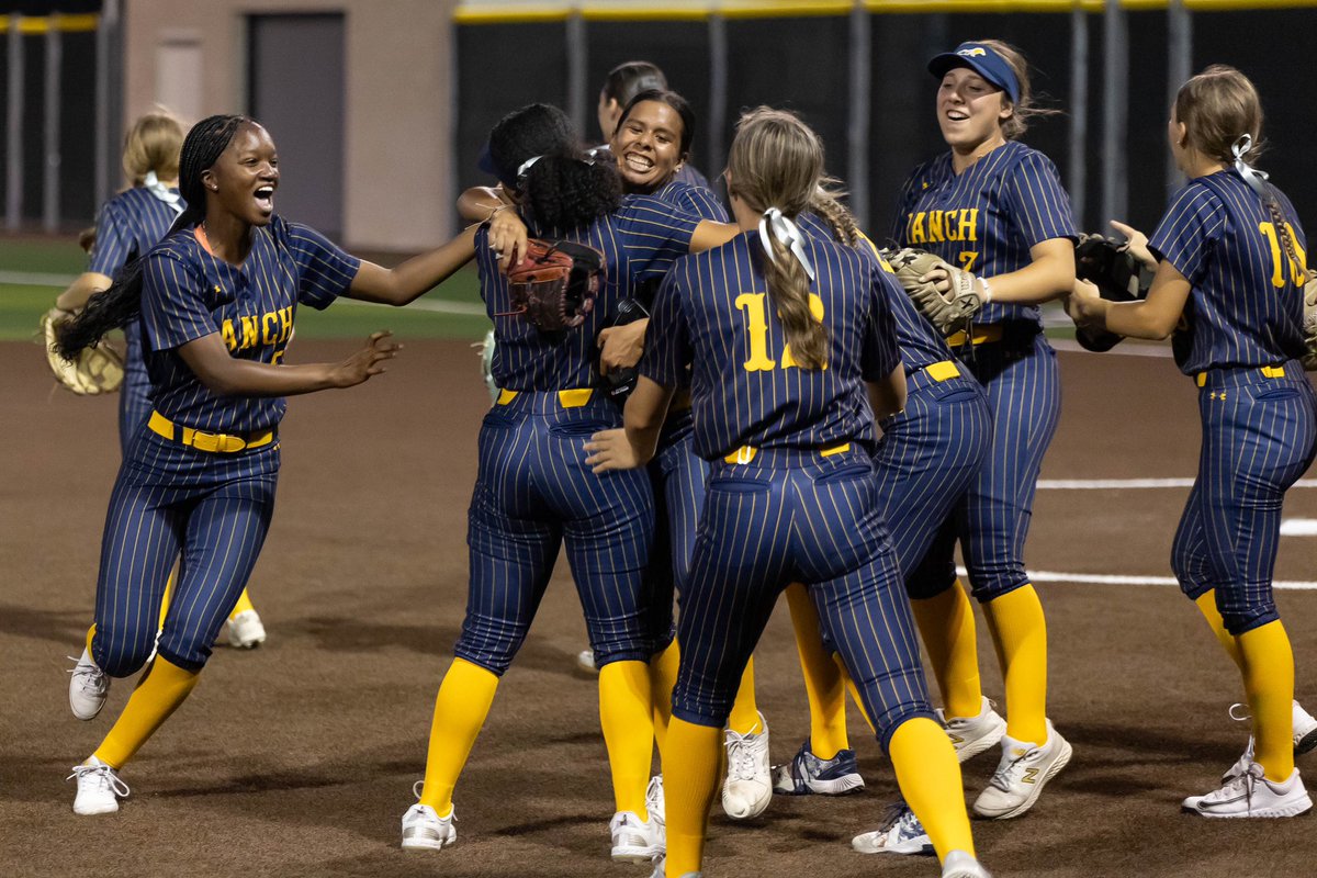 These girls are relentless and are also PLAYOFF BOUND! 🥳Such a huge team win tonight! Beyond proud of them and their fight! @CyRanchSoftball
