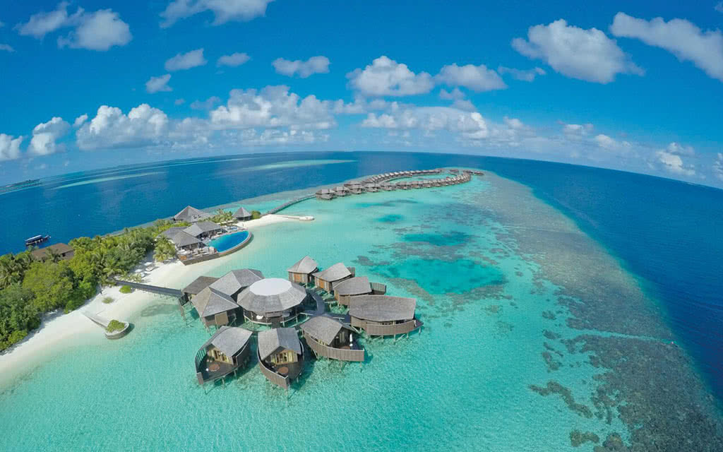 Indulge in a tranquil experience at Tamara #spa by Mandara at @lilybeachresort , conveniently situated in a heavenly spot between a blue sky and turquoise #sea.

Where is your favourite spot on the island?

maldives-times.com/book-holiday

#Travel  #traveling #traveltips  #Maldives