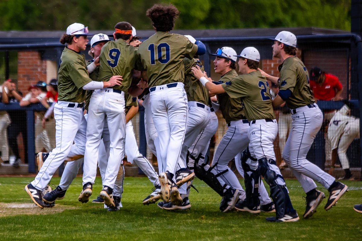 CowetaScore's tweet photo. The thrill of a region championship!
DTH Expeditors CowetaScoreBoard 
Region 5-6A Baseball
FINAL
Newnan 7, Alexander 0
Newnan (25-3, 13-0) scores 6 in 3rd
WP - @CarsonDaniel_52 (CG - 2H, 9K)
@cambarnes21 1-3, HR, 2RBIs
@Wmaginn08 3-3, 3B, 3RBIs
@BenEdge20 1-3, 3B
@Cgilmore_17 2-3 https://t.co/Xyid5JRWYC