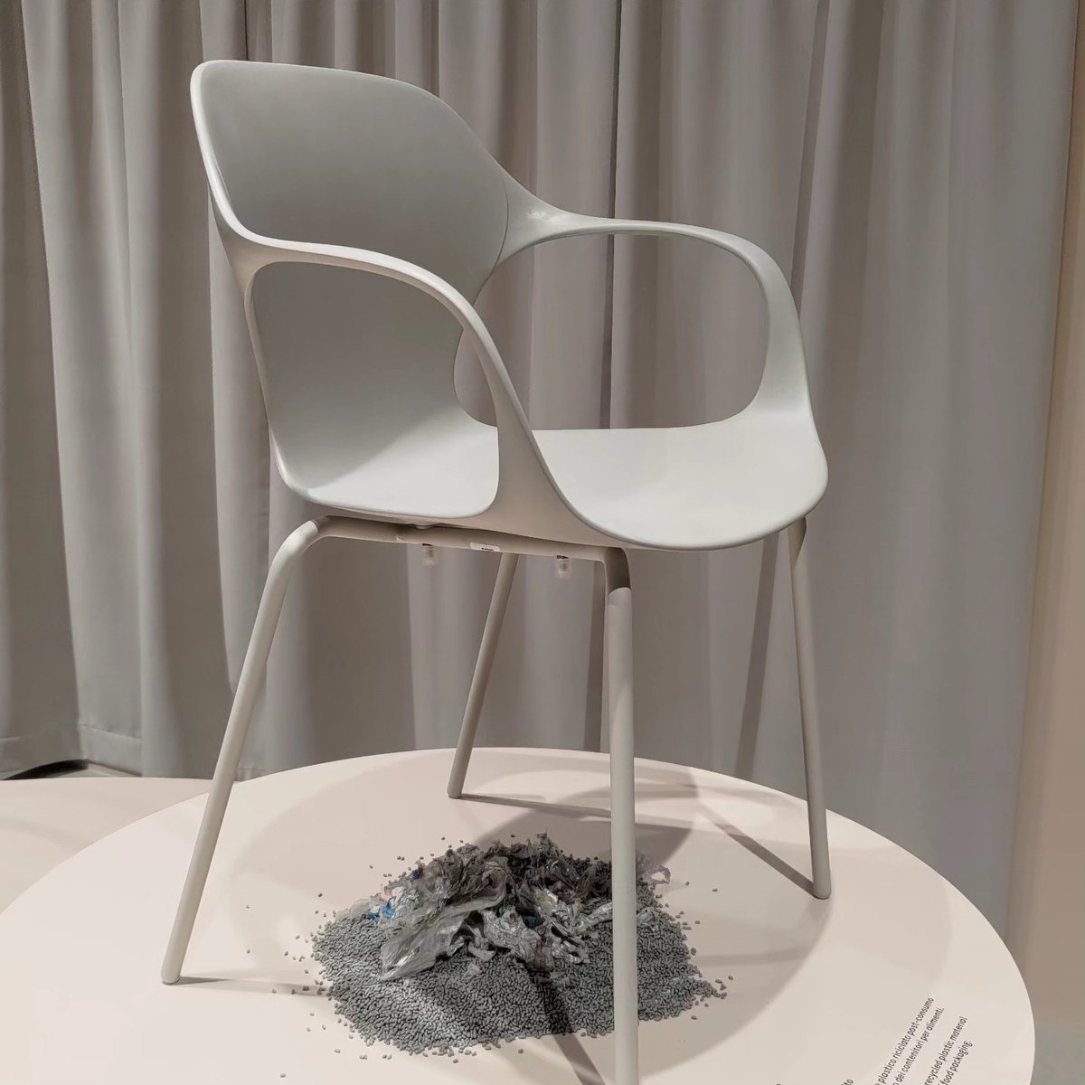 simply_sofas's tweet image. Connubia/Calligaris. Putting the plant first. New introductions at Milan Design Week.

#calligaris #calligariscollection2024 #newchair #futuristicchair #furniture #SimplyMilan #MilanDesignWeek #madeinitaly #italianfurniture #MilanDesignWeek2024 #SaloneDelMobile2024