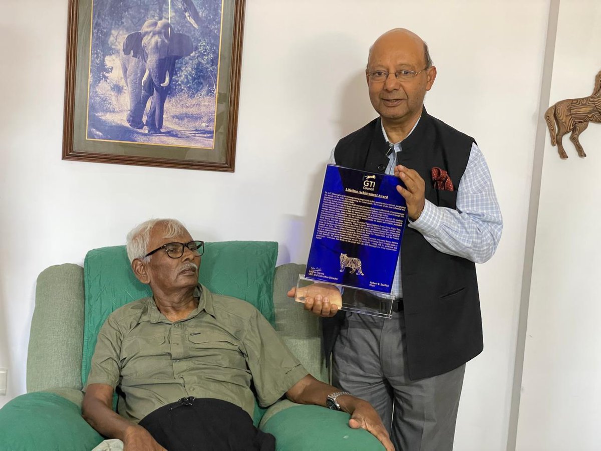 A lifetime achievement award was conferred on Dr. AJT Johnsingh by Shri Keshav Varma. A world renowned naturalist and passionate conservationist , Dr. Johnsingh has been a guiding force for several forest officers, academicians, and citizens.