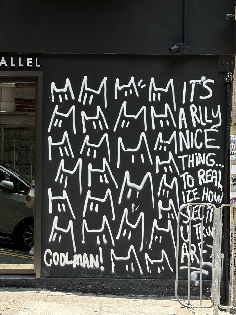 thecuriousdan2's tweet photo. พิกัด: Old Bailey Street, Central (ใกล้ ๆ ร้าน Shari Shari)

ไม่น่าใช่ผี ตอนกุไปยืนถ่ายก็มีอีนังเจ๊กสาระแนเดินบอมรูปอยู่นั่นแหละ ดอกทอง (ด่าเจ๊ก) https://t.co/Ym4QcMGXAv