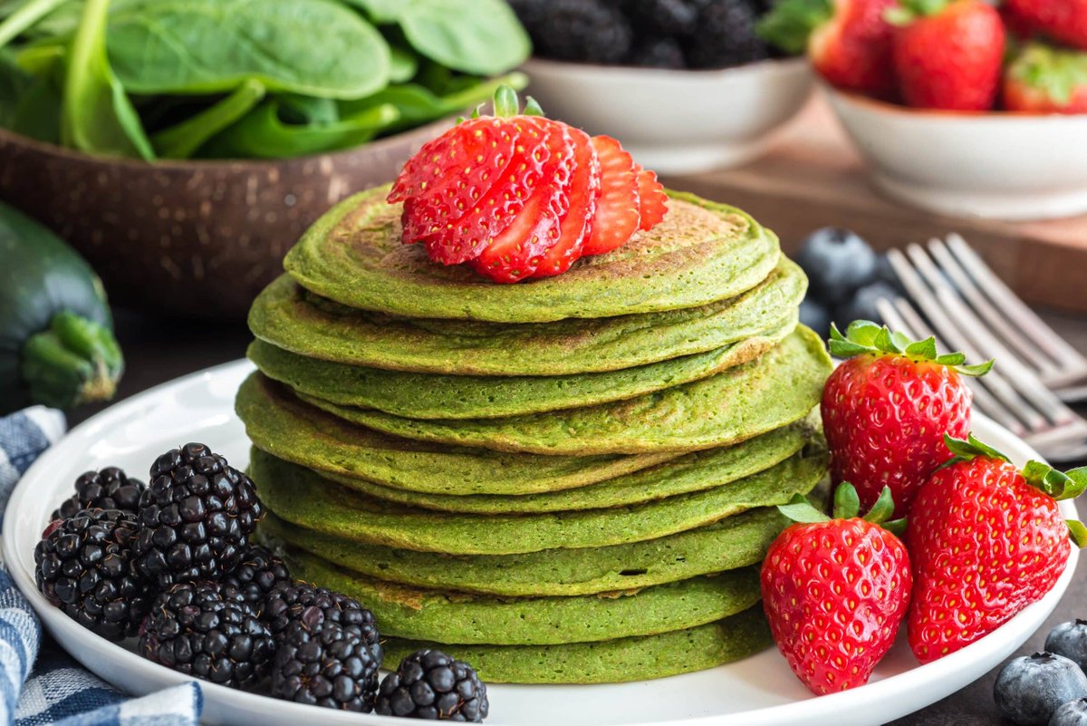 FansHealth's tweet photo. Vegan Green Pancakes: whole-grain, oil-free, sugar-free, dye-free https://t.co/YhEqYviGXu https://t.co/umZ2x8jc4W