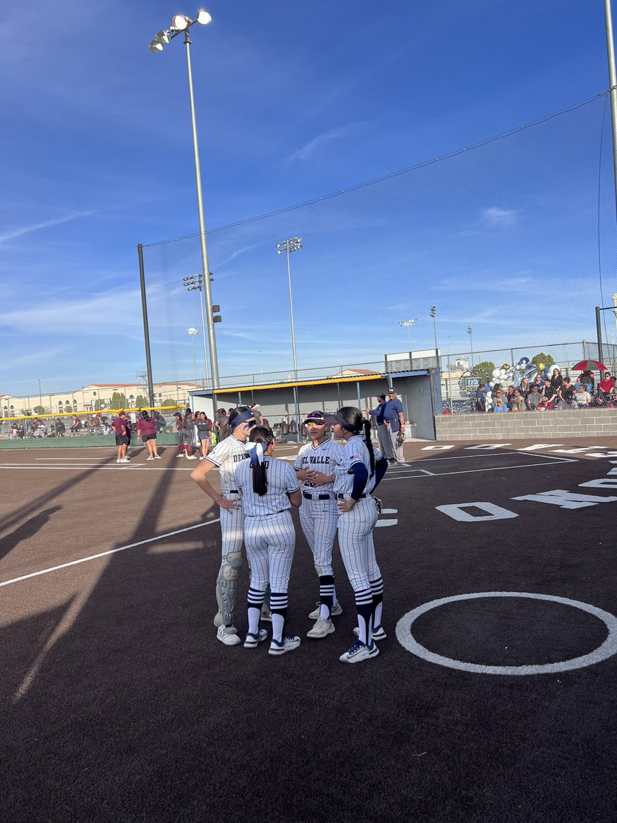 What an amazing night celebrating these seniors for our @DVHSVarsitySB team and getting a big win to seal the district title!!! Way to go ladies!! #OFOD #AsOne @DVHSYISD @DVHS_Athletics @YISDAthletics1 @IvanCedilloYISD @ContrerasDVOFOD