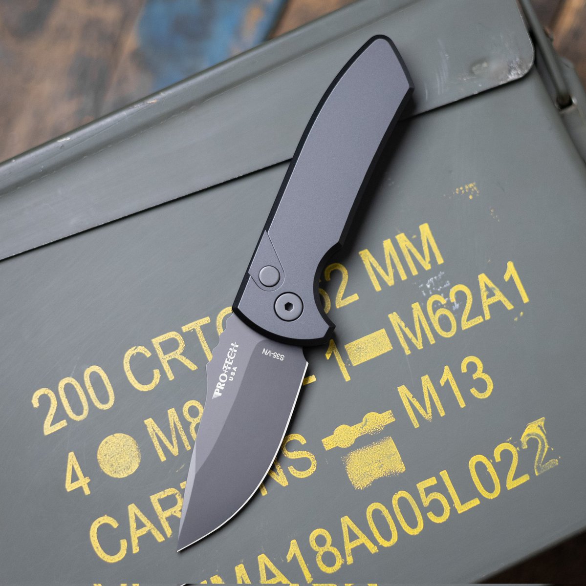 Pro-Tech Knives tweet media
