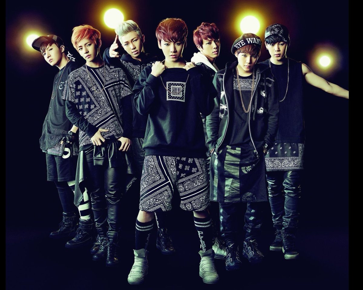 cuntfortannies's tweet image. They Debuted with  $3, an eyeliner and a dream.