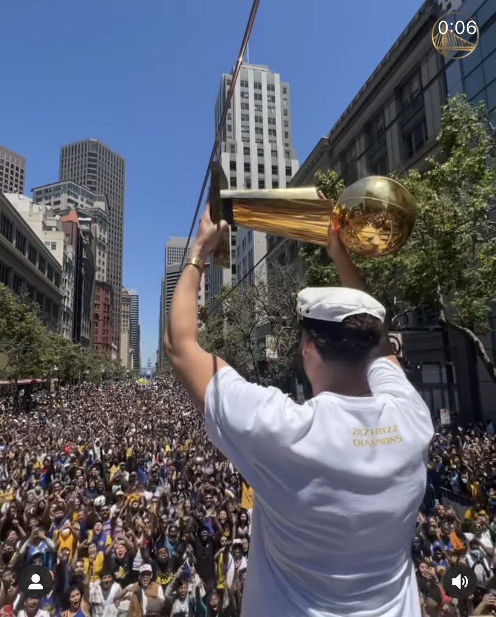 Regardless of what happens w/ Klay Thompson, what he did for this Warriors organization was incredible. 4X champ, 5X all star, came back from a torn ACL AND Achilles to win an NBA title while averaging 20+ ppg??? He eats/drinks for free forever in the bay. #dubnation