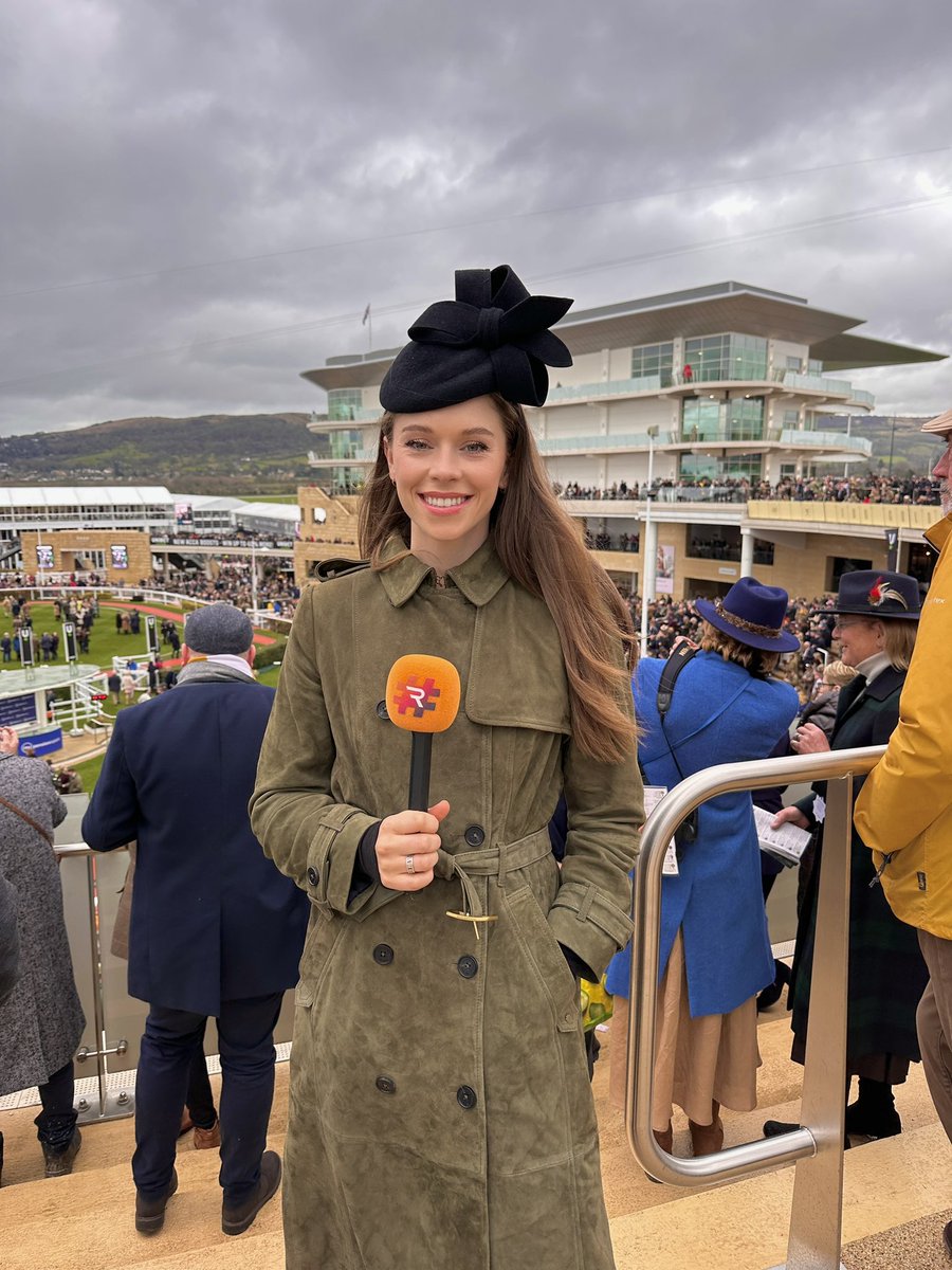 Where next for the Orange Mic? 📍- @MusselburghRace 🏴󠁧󠁢󠁳󠁣󠁴󠁿 📆 - Sunday 21st April 🎤 - @EllaMcNeill__ 🐎 - @SkyBet Sunday Series #Raceday