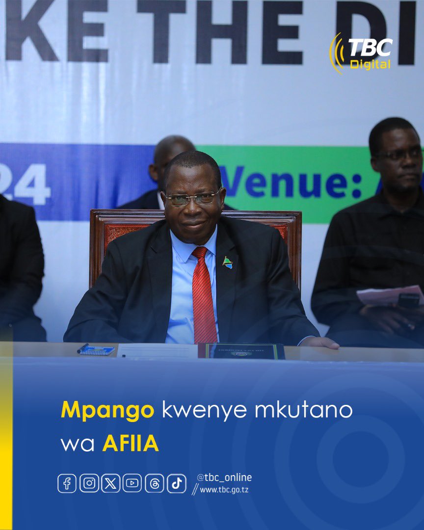 TBConlineTZ's tweet photo. Mpango kwenye mkutano wa AFIIA

Picha mbalimbali zikimuonesha mgeni rasmi  kwenye mkutano wa 10 wa Shirikisho la Wakaguzi wa ndani Afrika (#AFIIA) ambaye ni Makamu wa Rais Dkt. Philip #Mpango.

Mkutano huo unafanyika katika  Kituo cha Mikutano cha (AICC) https://t.co/BZg7yBv4fC