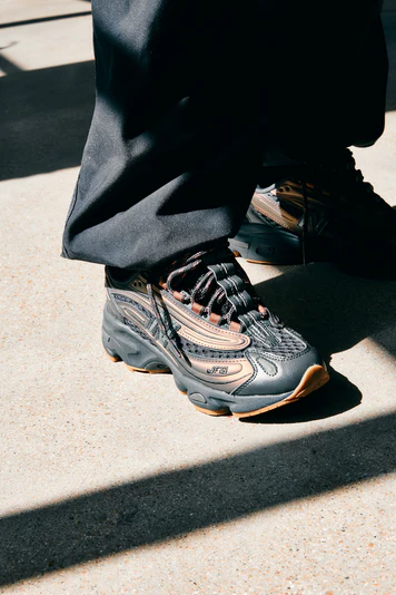 fullress's tweet photo. Joe Freshgoods x New Balance 1000 "When Things Were Pure" Pack" "Black Ice/Gum" [M1000JF1] (ジョー・フレッシュグッズ ニューバランス)が、国内 2024年 4/19 発売！
・DSMG web抽選 4/18 19:00 まで

>> https://t.co/h7yQ2Mxpeq https://t.co/OVppvJdOJy