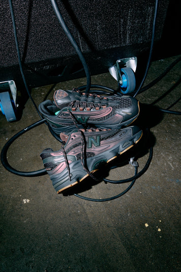 fullress's tweet photo. Joe Freshgoods x New Balance 1000 "When Things Were Pure" Pack" "Black Ice/Gum" [M1000JF1] (ジョー・フレッシュグッズ ニューバランス)が、国内 2024年 4/19 発売！
・DSMG web抽選 4/18 19:00 まで

>> https://t.co/h7yQ2Mxpeq https://t.co/OVppvJdOJy