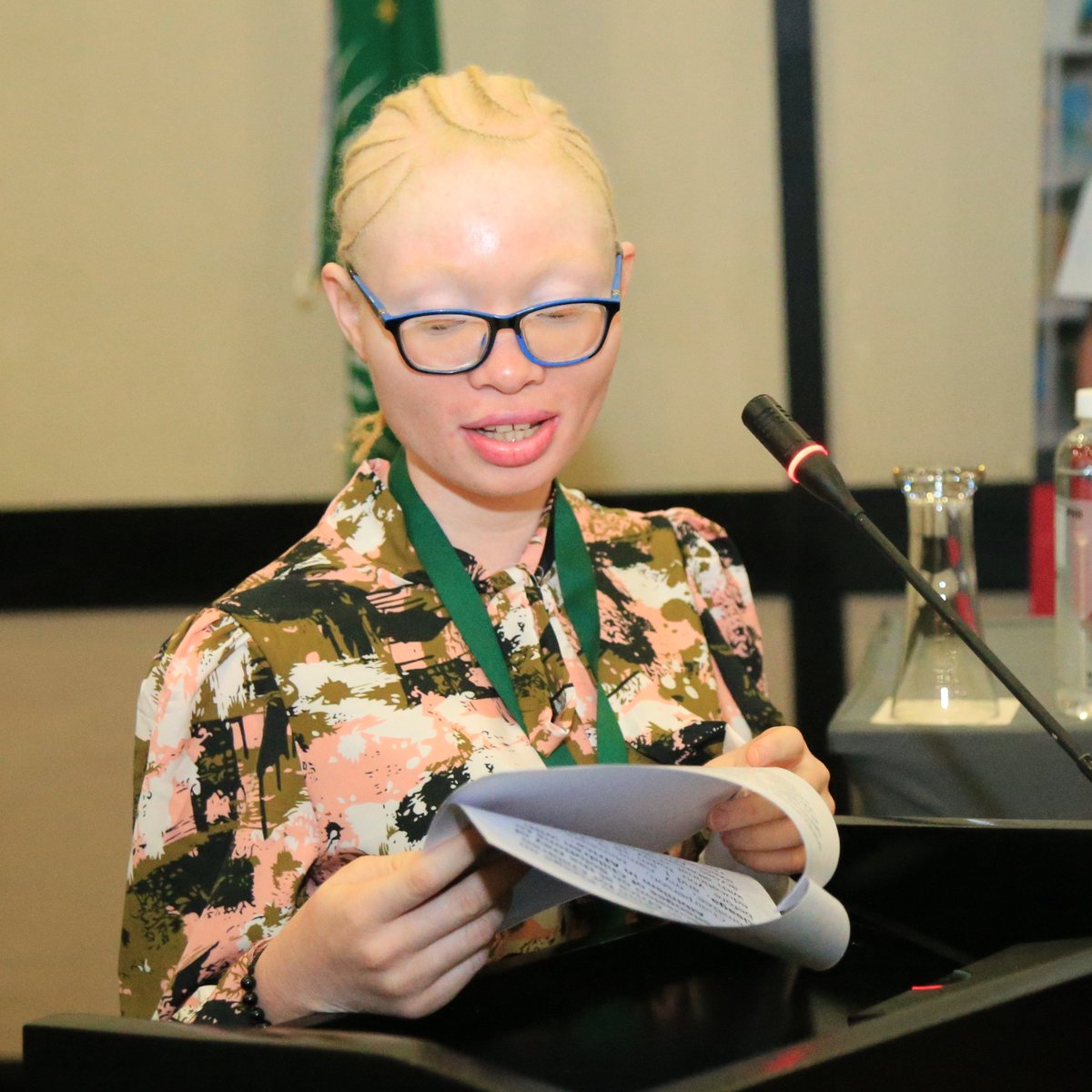 Tausi, 18 year old, is the only child with albinism in her family. She recounts he unique experience growing up, from educational challenges to bullying. She calls for inclusive classrooms. Every child deserves to enjoy the right to education without discrimination!