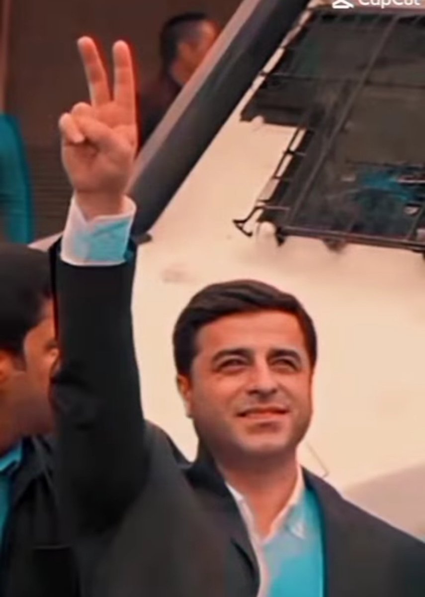 'Sessiz günler geçirdik 
Ses getirecek yarınlar için.'✌️✌️
                   /Selahattin Demirtaş
#SelahattinDemirtaşıSerbestBırakın
#SiyasiTutsaklaraÖzgürlük
#KobanêDavası