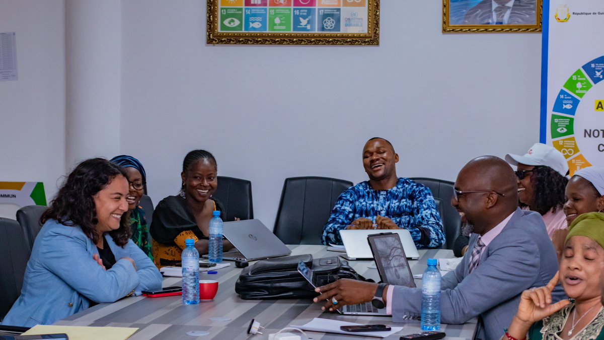 OnuGuinee's tweet photo. En #Guinée la jeunesse #CNJ participe au #ECOSOCYouthForum grâce à la création d'une zone de retransmission en ligne par @OnuGuinee.
Les participants saluent la forte déclaration de @antonioguterres & réaffirme leur engagement pr sauver les #0DD avec les jeunes leaders du monde. https://t.co/Nr3yGmShfM