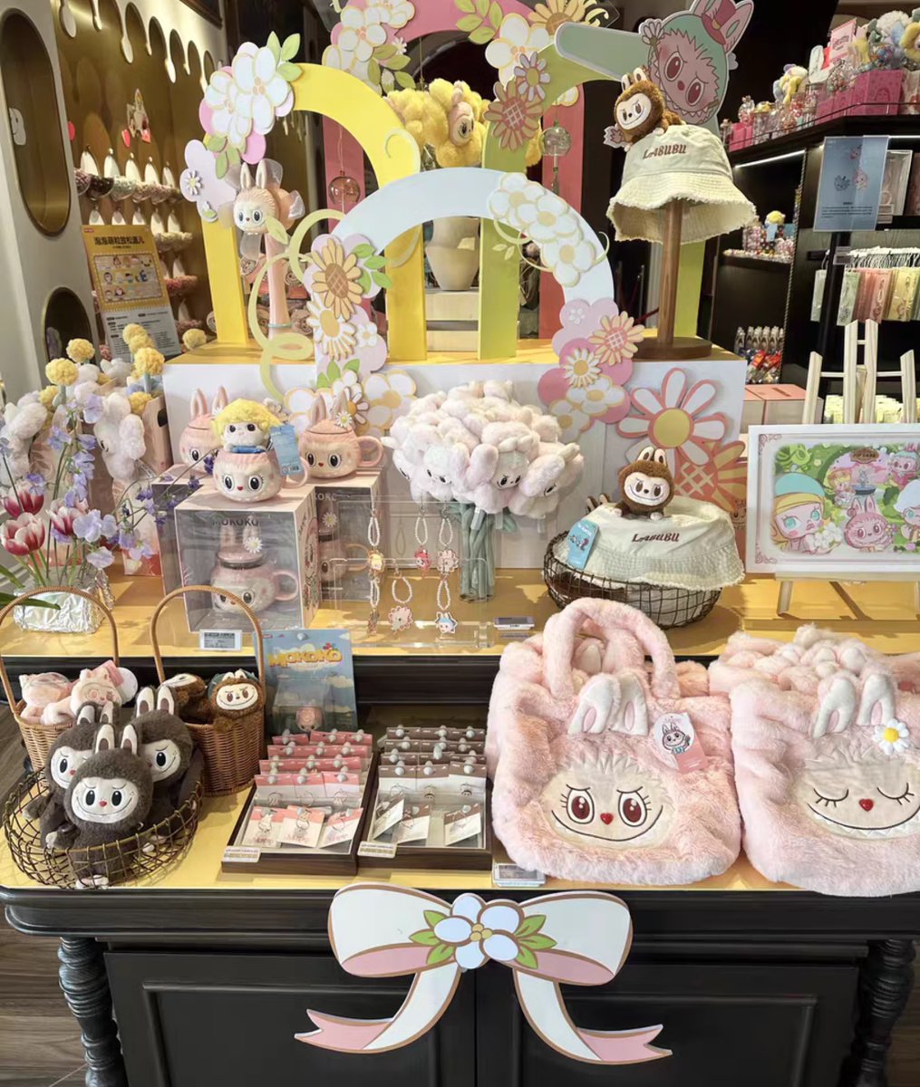 Wanawannn's tweet photo. 🎀 LABUBU POPLAND 🌼
รับพรีน้อง zimomo-mokoko จาก popland ค่า เป็นสินค้าที่มีเฉพาะหน้าช้อปเท่านั้นเลย กระเป๋า ตุ๊กตา เครื่องหัวเอยใดคือน่ารักมากกก ลงราคาใต้โพสต์นี้นะคะ 💗#Labubu #ตลาดนัดLabubu https://t.co/DymOKfg7sL