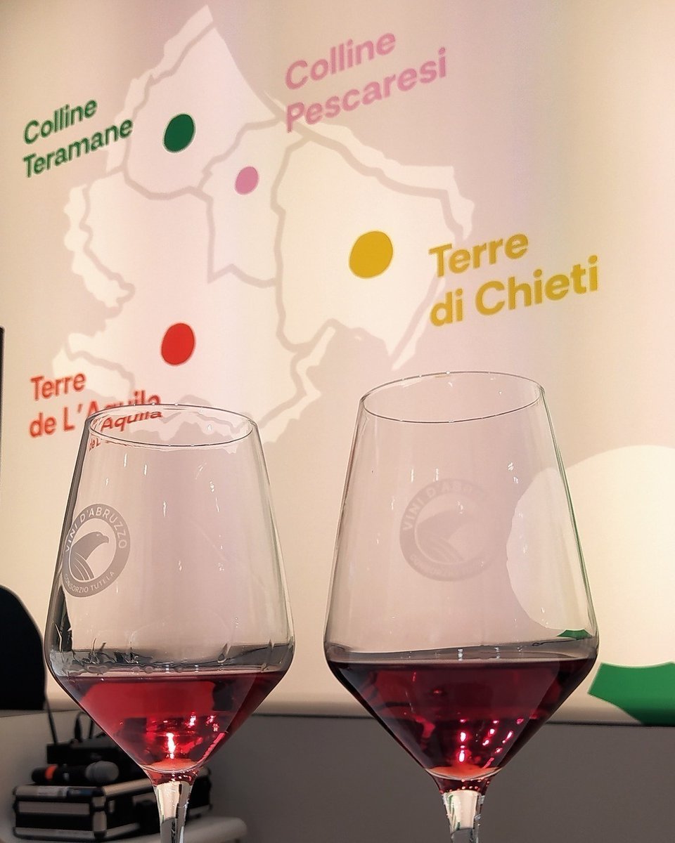 La Regione #Abruzzo anche quest'anno è presente al #Vinitaly per promuovere il #Montepulciano d’Abruzzo, il #Cerasuolo d’Abruzzo, il #Trebbiano d’Abruzzo e gli altri vini autoctoni Pecorino, Montonico, Cococciola e Passerina! Scopri di più 👇 abruzzoturismo.it/it/magazine/vi… #viniabruzzo