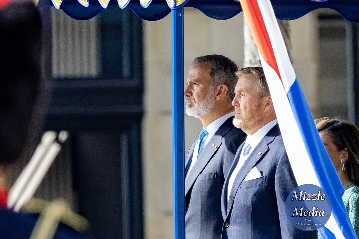 mvbergen's tweet photo. Staatsbezoek Spaanse koning aan Nederland, Koning Willem Alexander ontving de #koning op de #Dam in #Amsterdam https://t.co/5sdjinlECA