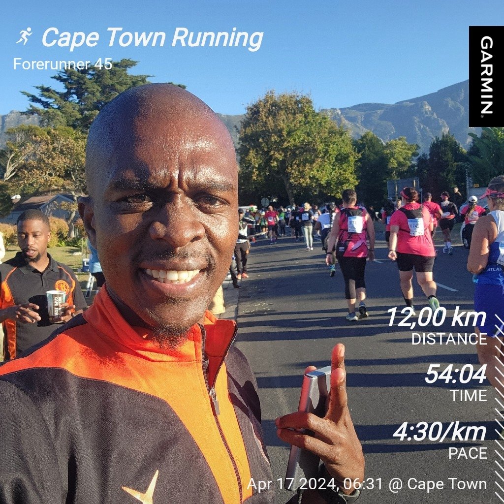 TsepisoNzayo's tweet photo. Coach said easy (05:00/km), but mgowo pushed me. Akukho lula guys, but we smile and soldier on.
Sekunjalo! Comrades Marathon training. Every hill counts.
#TsepisoRunsComrades
#GugulethuAC
#RunWithTsepiso #RunningWithTumiSole
#InSaneSquad #TrainInSaneOrRemainTheSame https://t.co/TuofbjEOlR