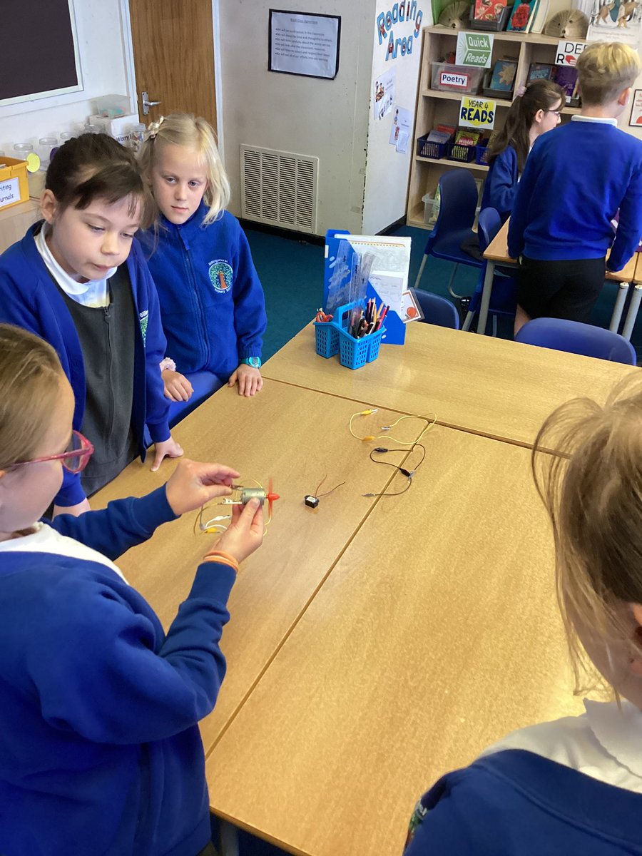 BPSYearFour's tweet image. Year 4 have been exploring electricity today. We then explained to other children what we found out.