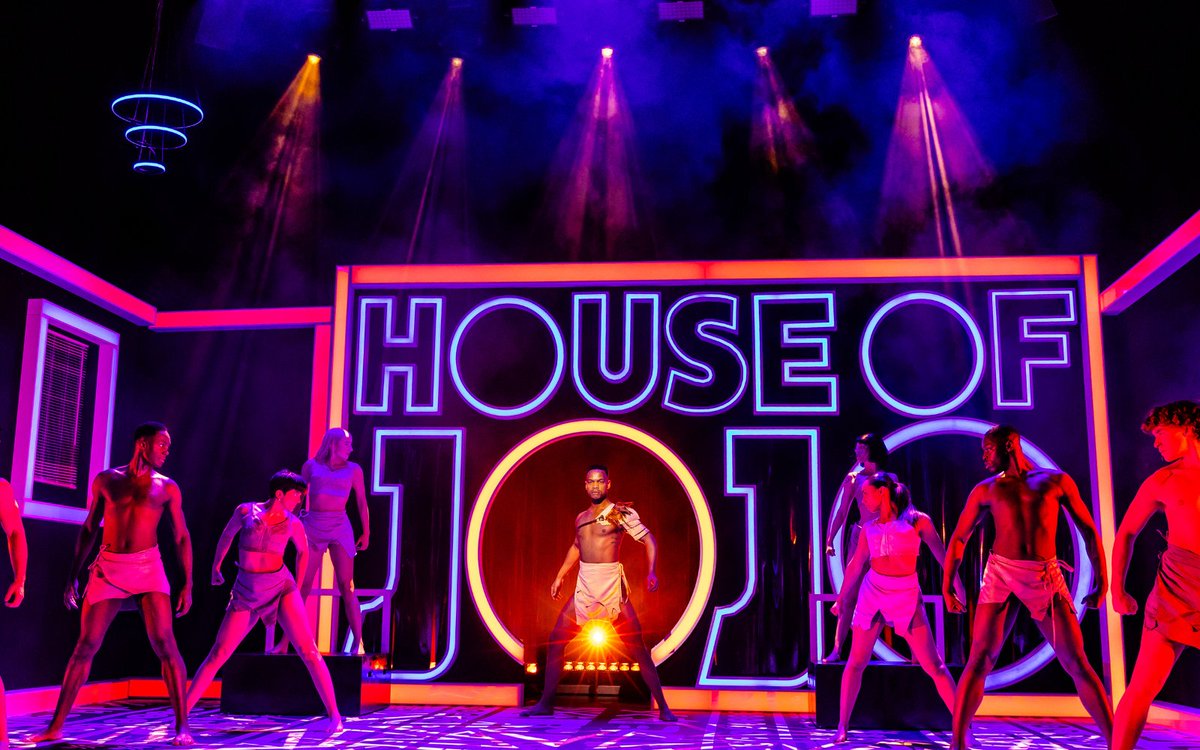 You have officially SOLD OUT Johannes Radebe: House of Jojo 🤩 Who upgraded their night and is coming along to the Hosted Lounge for the show? 😏🥂 Check out the stunning production shots 👇