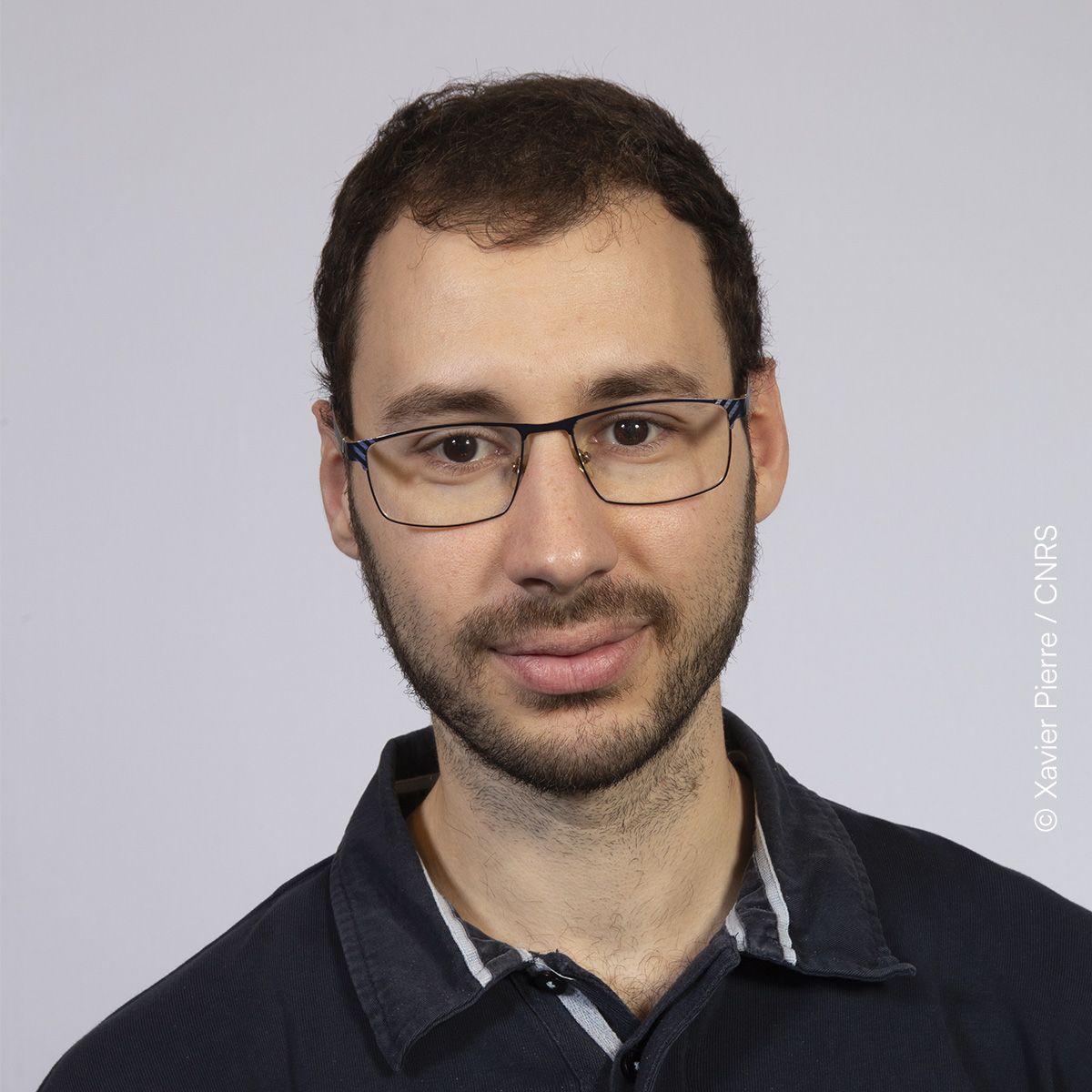 Yassine Hamoudi, chargé de recherche @CNRS qui a rejoint le @labriOfficial en 2023 travaille sur les #algorithmes qui disposent de nouveaux types d'opérations permises par les lois de la mécanique #quantique. ➡️ ins2i.cnrs.fr/fr/cnrsinfo/ya… 🤝 @CNRSAquitaine @BordeauxINP @univbordeaux