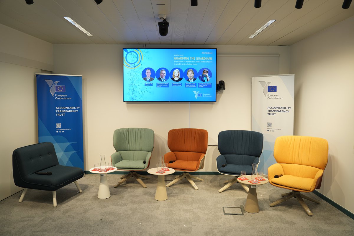 Everything is ready for our event 'Guarding the guardians – the survival of independent public administrations in volatile and polarised times'. With Emily O'Reilly, @JHahnEU, @MungiuPippidi, and former UK ambassador to US, Kim Darroch. Live as of 16:30: ombudsman.europa.eu/event/1550?utm…