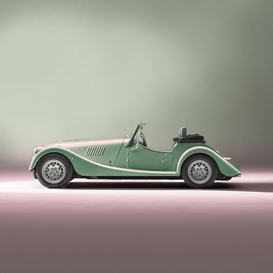 morganmotor's tweet photo. Green on green 👌
Grassland Green paint paired with British Green leather features on the latest Plus Four 🟩
🔗 Visit our online car configurator and specify your very own Plus Four at https://t.co/9lvEaqSqNH
#PlusFour #NewPlus #MorganPlusFour #Morgan #MorganCars https://t.co/8VvWT21TDb