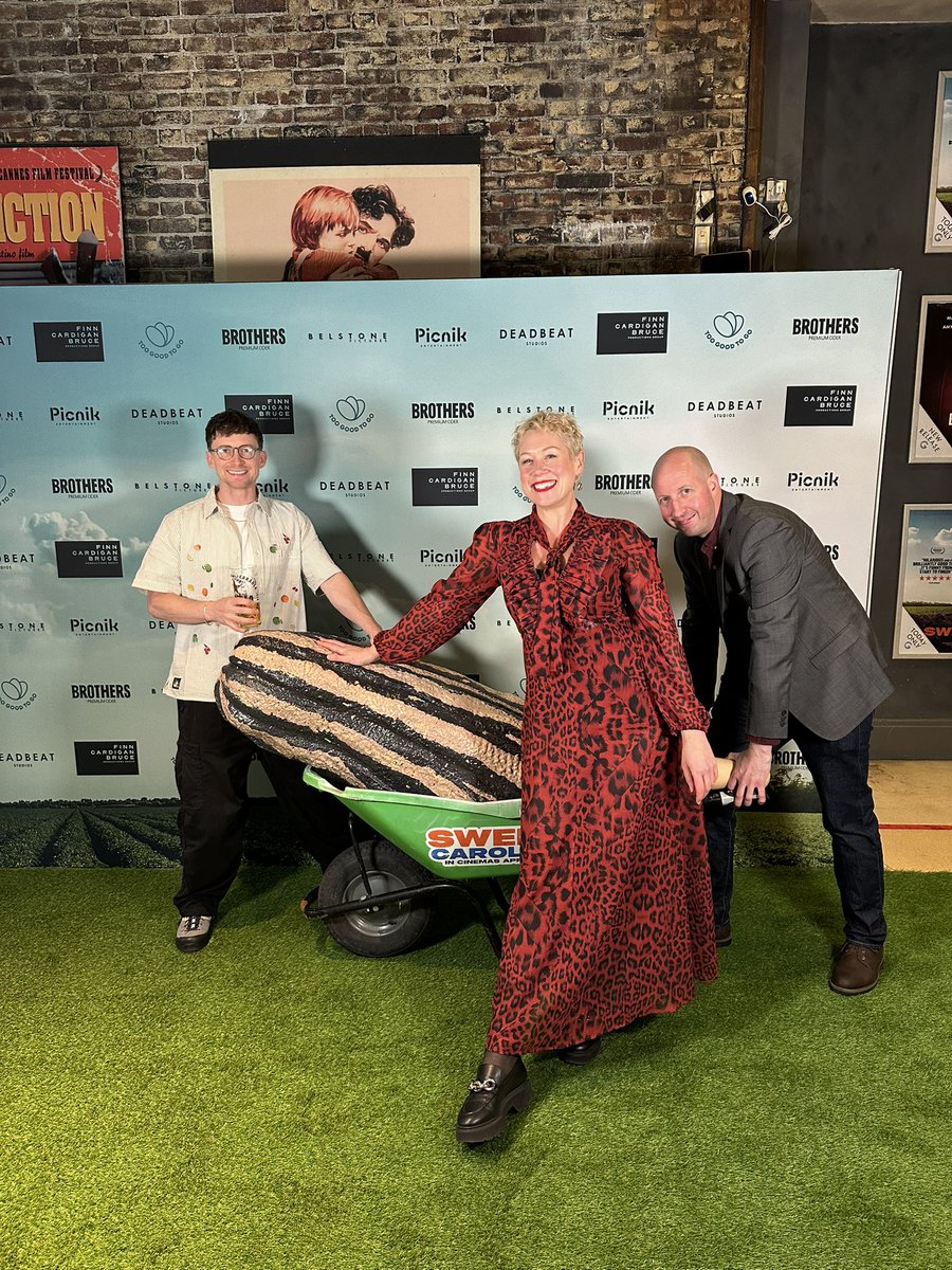 JoBurford_'s tweet image. If you love a quirky British comedy, make sure you go to see Swede Caroline at the cinema, written by my wonderfully talented friend @BrookDriver and starring the brilliant Jo Hartley. let’s keep indie film making alive and get behind our homegrown talent (literally 🥔🥙🥒) 🎥🎬