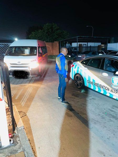 The Gauteng Traffic Wardens, alongside the Gauteng Traffic Police, swiftly acted on a tip-off regarding a stolen vehicle. Responding to the informant's lead on location, the officers recovered the white Toyota Quantum in Katlehong.
 #GrowingASaferGauteng #ekurhuleninews