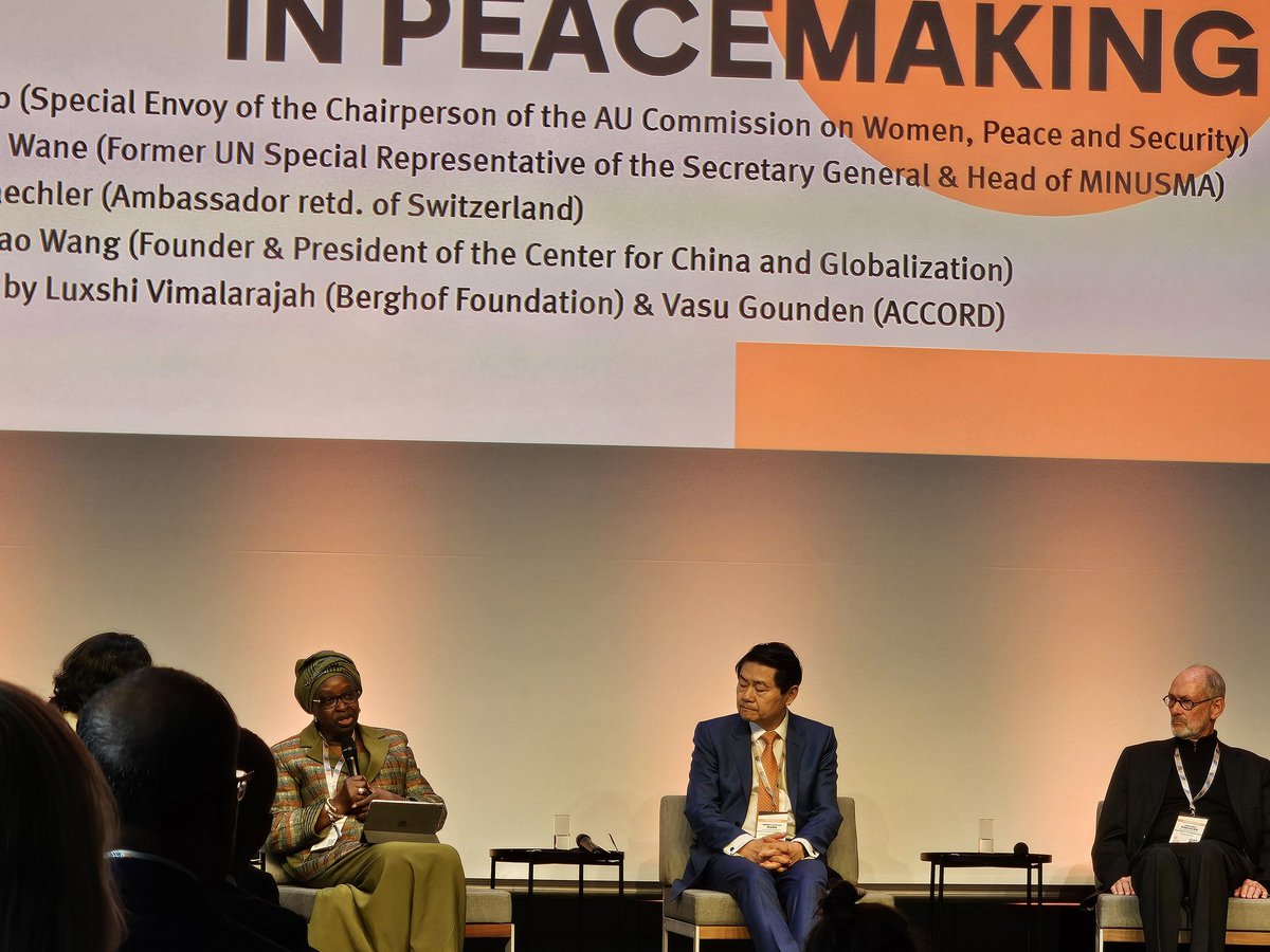 NALOWA1's tweet photo. Africa needs a permanent seat at the #UNsecurityCouncil - @AUBinetaDiop 

I have always wondered how an entire continent doesn't have a permanent seat that the #SC yet some continents have 3. 

#BerlinMoot #Peace #Reshapingpeace 
@sergehopejordan @SonkoOfficiel @DiomayeFaye https://t.co/qXDqx4VBwR
