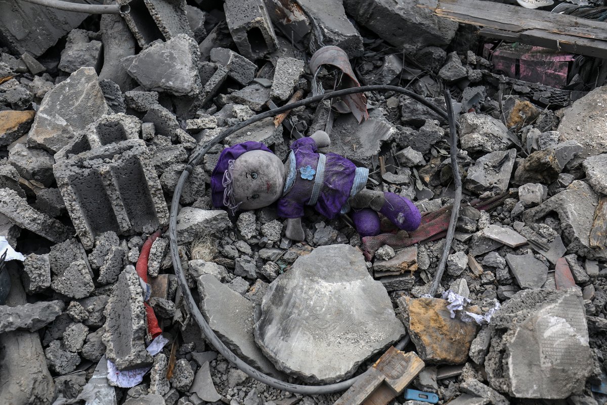 SaveChildrenEs's tweet photo. 🚨 ÚLTIMA HORA
Nos llegan informes de al menos 7 niños y niñas muertos tras un ataque en un parque infantil en #Gaza, destrozados mientras jugaban.💔
Debe haber responsabilidad por estos crímenes y un #altoelfuego definitivo. https://t.co/hHx6a5dztP