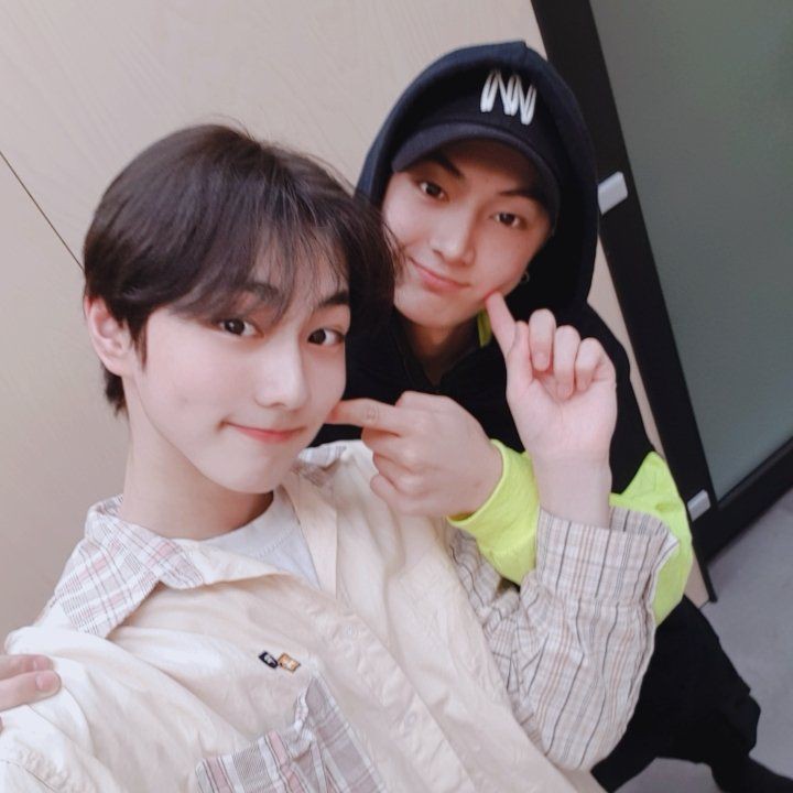 [THEKKING] Vote for Jay and Jungwon on Thekking! 『Idol members full of chemistry』 Choose the third option to vote for JayWon! 🥇 rank: 2 (38% of total votes) 🎯 goal : 1st 📅 ends : April 18, 2024 12PM kst 🗳️ vote on the attached tweet #ENHYPEN_JUNGWON #JUNGWON