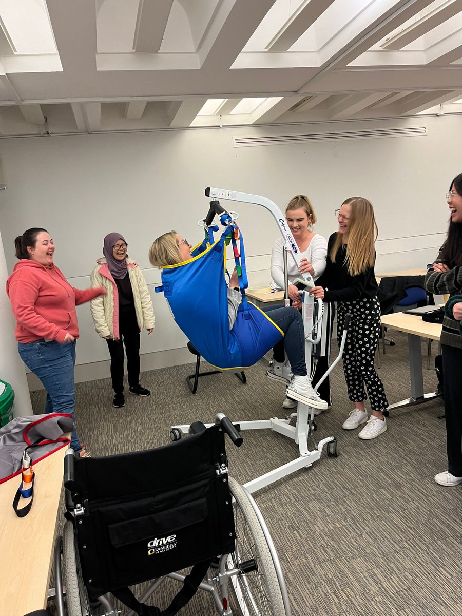 Our BSc first years learnt about using hoists and slings as aids for manual handling this week. They put their new knowledge into practice by hoisting each other @UEA_Health #OccupationalTherapy