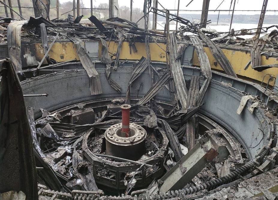 The view inside the machine hall of the Dnipro HEPP after the hydroelectric station was hit by a missile strike. 

#UkraineRussianWar #UkraineRussiaWar #UkraineWarNews #ukrainewar #ukrainewarfootage #RussiaUkraineWar #Counteroffensive #FormerUkraine