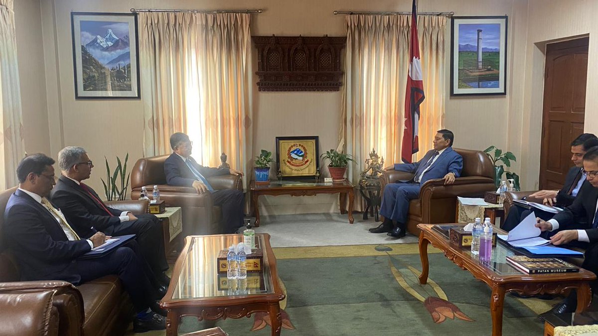 FS called on DPM & Minister for Foreign Affairs of 🇳🇵today. They expressed satisfaction on the existing bilateral relations between 🇧🇩 & 🇳🇵. Two sides emphasized on expanding cooperation in the areas of trade & commerce, connectivity, power & energy, tourism, culture & education.