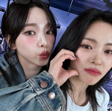 About Music tweet media