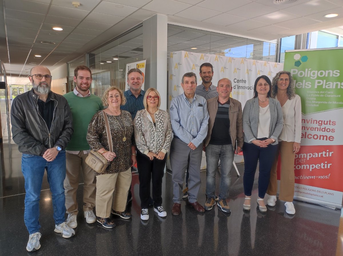 Ahir, l'alcalde Toni Mabras, va participar en la reunió de l'associació Polígons dels Plans, per conèixer nous projectes i continuar avançant en la promoció del desenvolupament del polígon Plans d'Arau.
