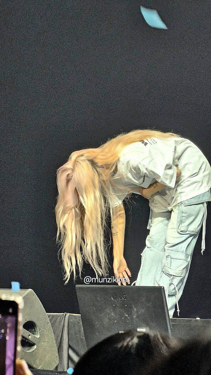Munzikkie's tweet photo. my cutie pie
#확실한_확신의행복_햅휘데이
#ThirtySexy_WheeinDay
#HappyWheeinDay
#MAMAMOO #WHEEIN #JUNGWHEEIN #마마무 #휘인 #정휘인 https://t.co/gcxfIvix9I