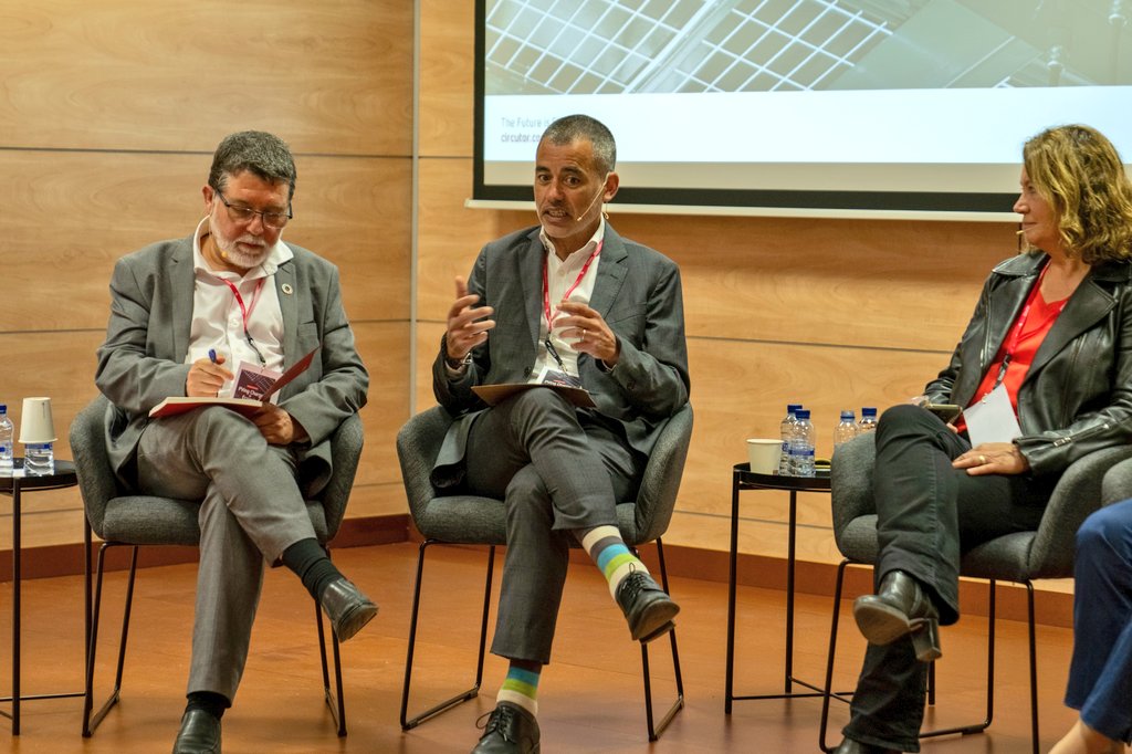 clusterEE's tweet photo. Ahir vam tenir el plaer de participar en la inauguració dels projectes #PVingCharge + #Ecoasis organitzada per @circutor i compartir reflexions al voltant de la #TransicióEnergètica amb un panell d'excepció @IDAEenergia @accioclimatica @PatronalCecot @circutor https://t.co/TYdIvXRLay