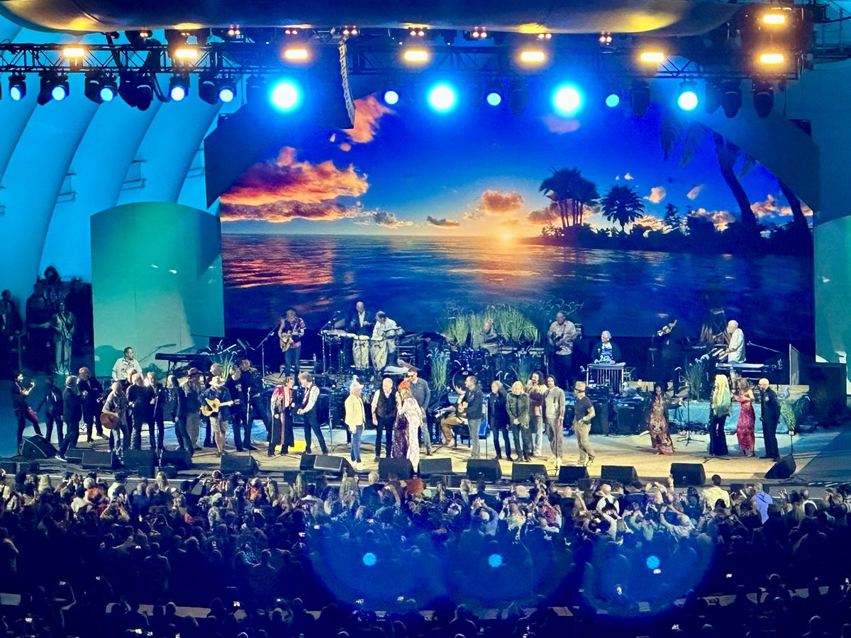 The #KeepThePartyGoing Tribute to @jimmybuffett at @HollywoodBowl with: @WoodyHarrelson @HarrisonFordLA @Janefonda @JohnMcEnroe @macmcanally @kennychesney @zacbrownband #Eagles @joewalsh @SnoopDogg @pitbull @PaulMcCartney @brandicarlile @SherylCrow @carolinejones @jackjohnson etc