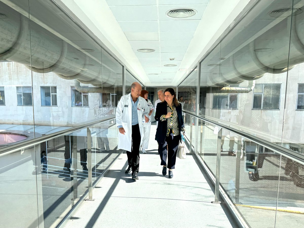 🧘🧩Xaro Escrig també ha volgut conéixer les instal·lacions de la nova unitat de Neurorehabilitació Pediàtrica de <a href="/GVADrPeset/">DS Doctor Peset</a>, pionera en la sanitat pública valenciana en atenció integral a menors amb afectació neurològica, així com a les seues famílies.