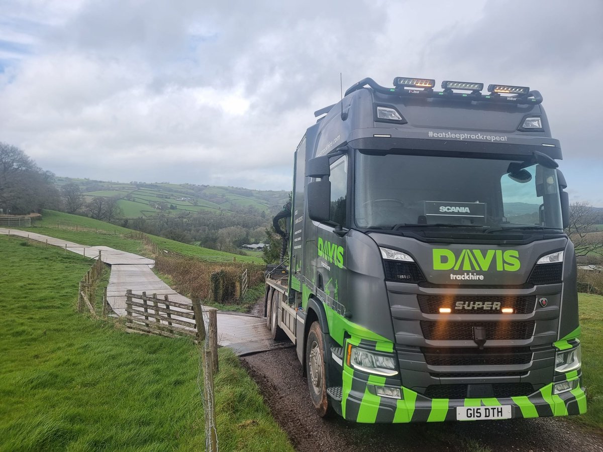 Davis_Trackhire's tweet photo. A recent install in Devon for a valued #Telecoms client who required a #TemporaryRoadway over soft, uneven ground to access a phone mast
As the UK's largest independent supplier of aluminium #Trackway, no site is too far away 🛣
#EatSleepTrackRepeat #GroundProtection https://t.co/Z5aVr3vXnu