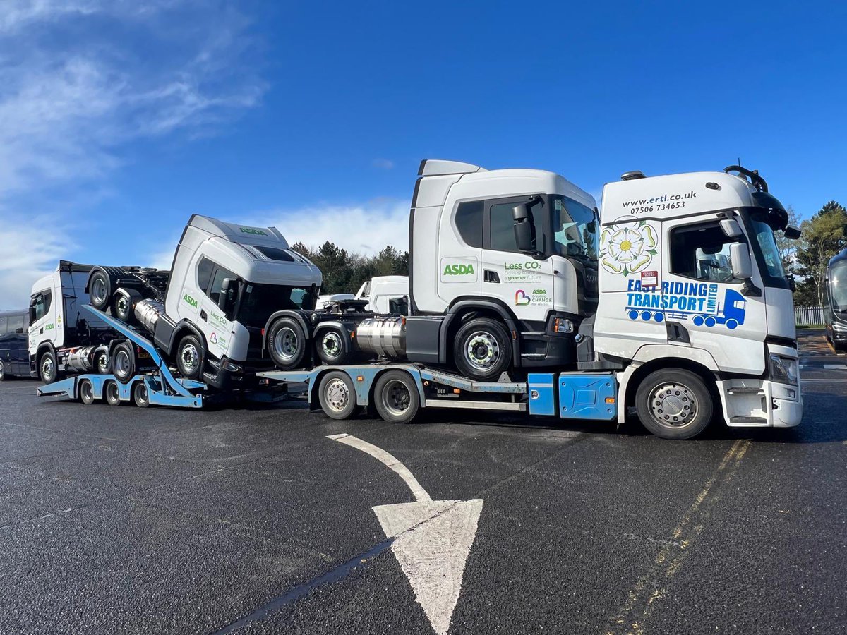 RidingTransport's tweet photo. Today we’ve got three Scanias loaded on our #Renault ready to be delivered for #Asda @asda @RenaultTrucksUK @AsdaServiceTeam @ScaniaUK #Haulage #Logistics #Transporter #Trucking #Lorry #HGV #Renault #Collection #Delivery #UKWide #LessCO2 🌱 https://t.co/kpZiur6X0t