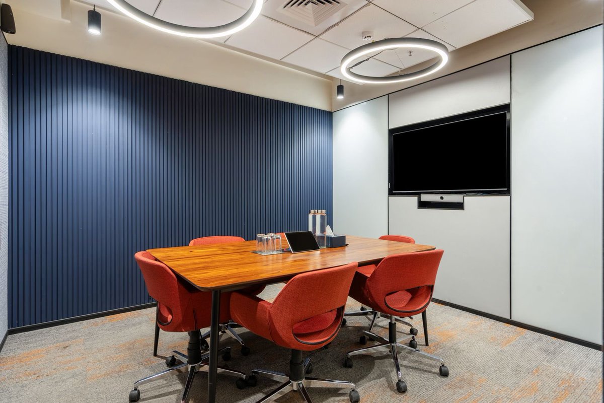 Gather around, let's make some plans, in #meetingrooms designed to expand. Whether big or small, we've got it all, for your next big idea to stand tall!

Explore a diverse range of options tailored for teams of all sizes, spanning from multi-seater setups to plush lounges and