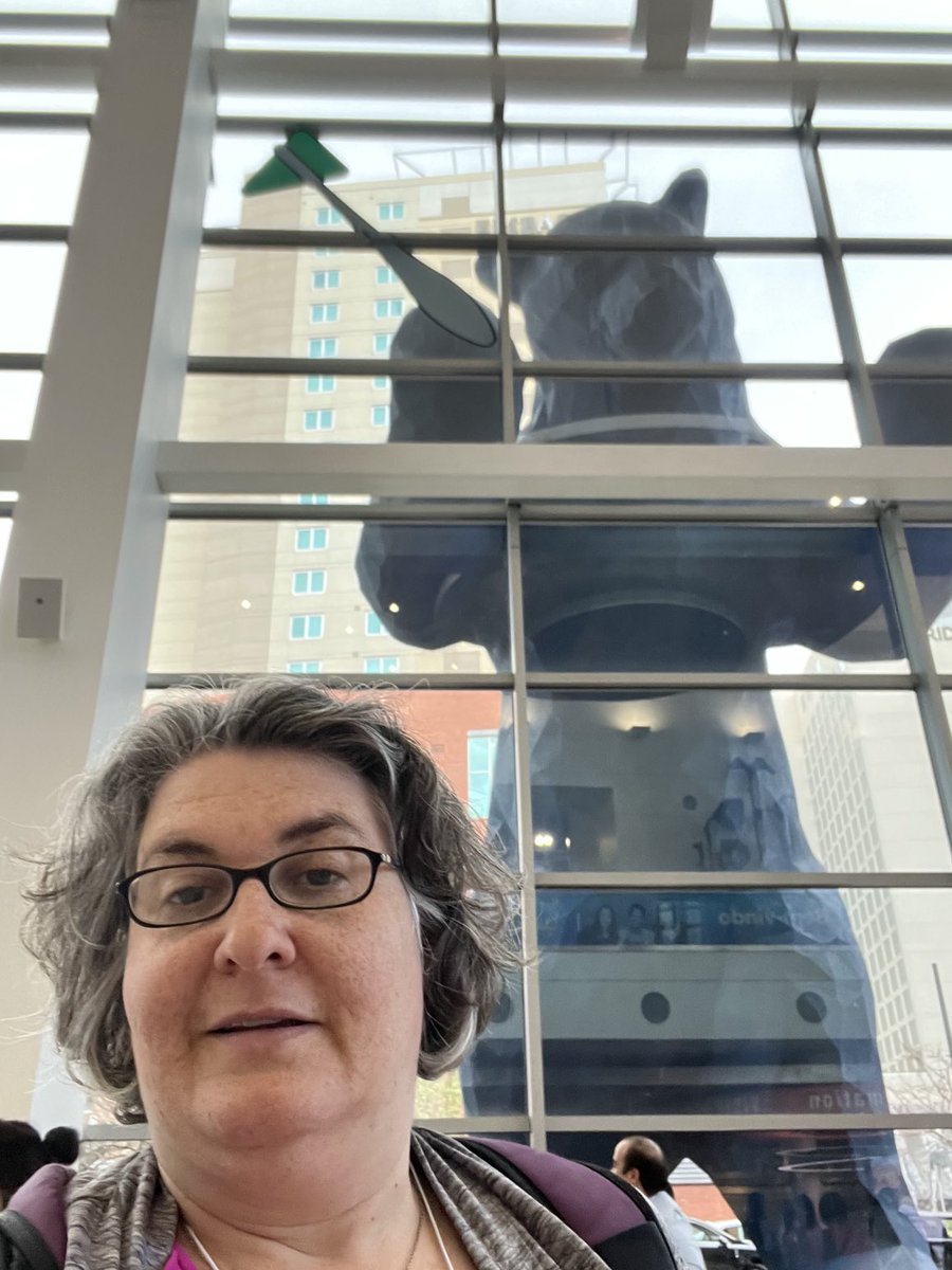 Who says neurologists aren’t fun? Hanging with Sarabellum and the big blue bear checking reflexes at #AANAM