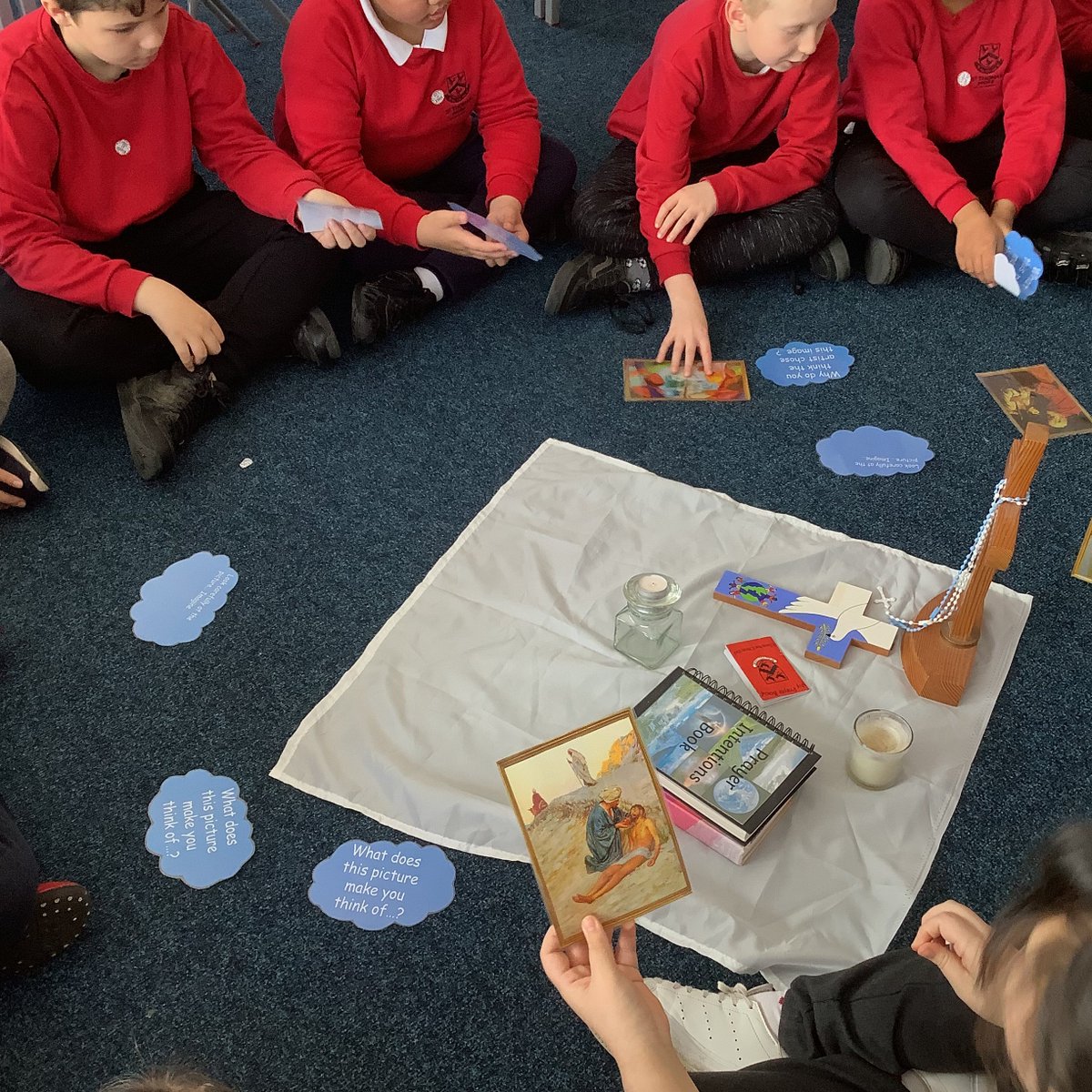 Year5STM1's tweet photo. @STM_Hull In our class liturgy today we used some artwork and reflected on it. We held a whole-class discussion at the end✝🗣 https://t.co/QdPerIG5ef