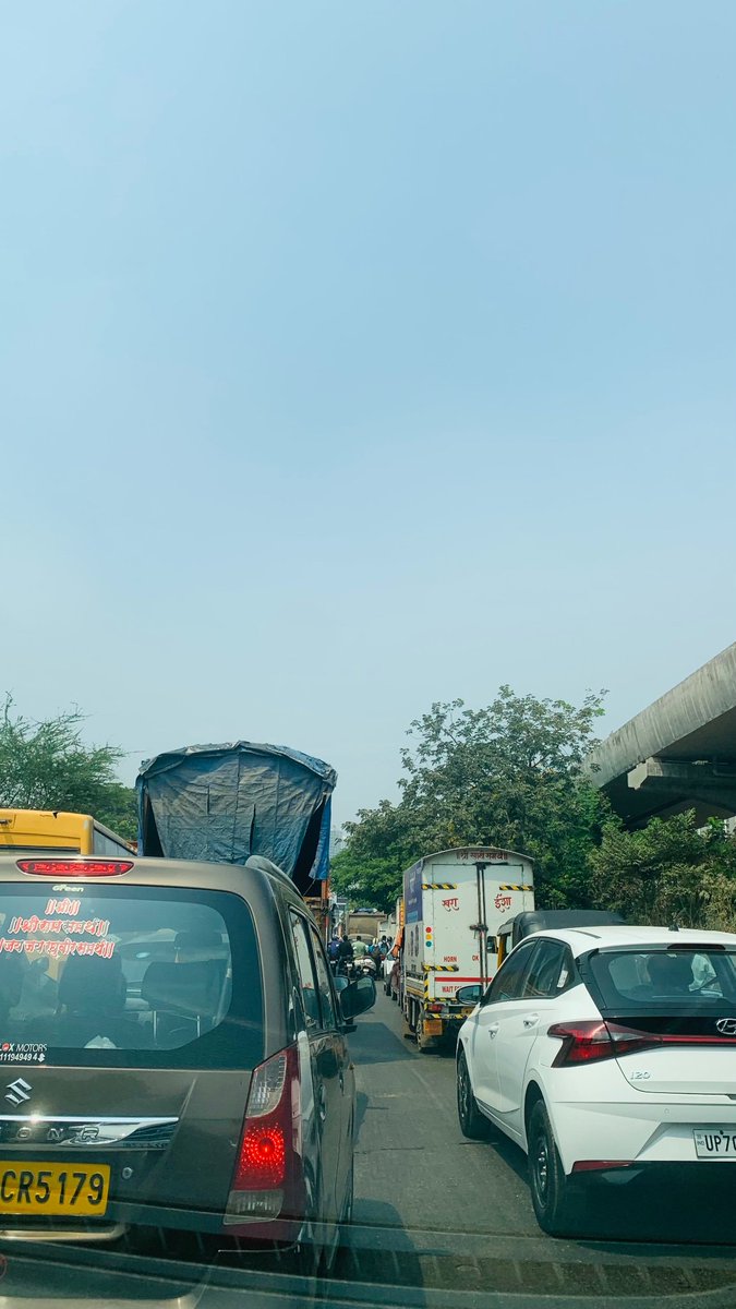 Dear @mahapwdofficial @mmrdaofficial if you cant maintain the roads of Balkum, kalher, kasheli then pls hand over the roads to NHAI. Till when Bhiwandi people have to struggle in such traffic ? #thane #mumbai